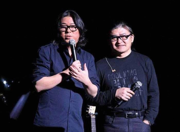 視角轉(zhuǎn)變與時代進步，從仰視世界到平視世界的演變