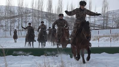 全球軍事變革背景下，中國國防的最新動(dòng)態(tài)與應(yīng)對(duì)策略