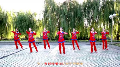 最新廣場(chǎng)舞云裳展現(xiàn)魅力與活力，舞動(dòng)青春的舞臺(tái)秀