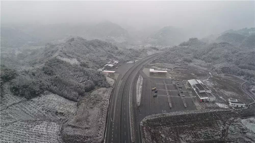 雅康高速公路進(jìn)展順利，助力區(qū)域經(jīng)濟(jì)發(fā)展，最新消息概覽