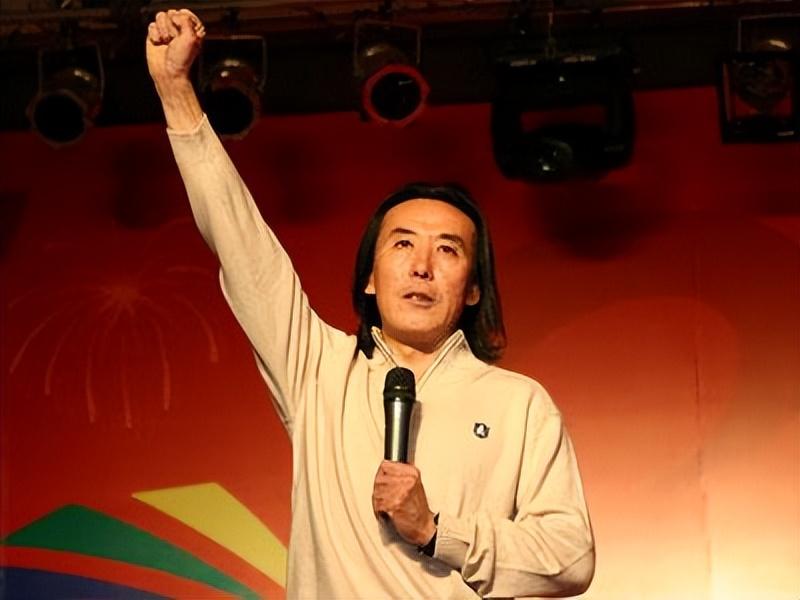 翟鴻燊最新動態(tài)，探索卓越之路，引領(lǐng)未來之光